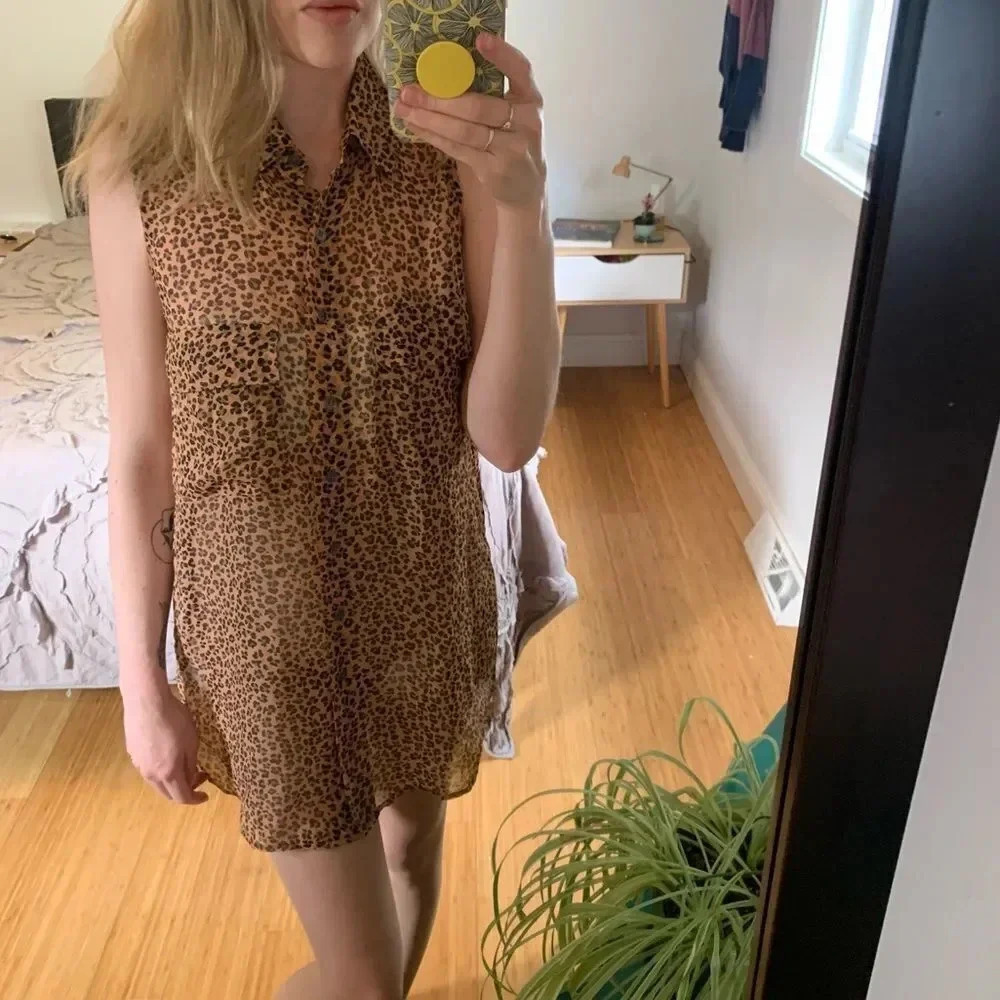 Equipment Femme Leopard Print Button Down